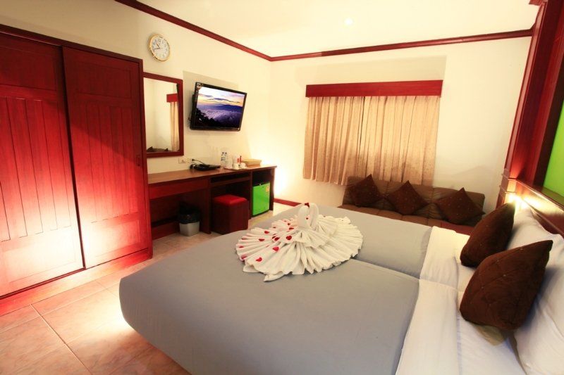 Forest Patong Hotel Exterior photo